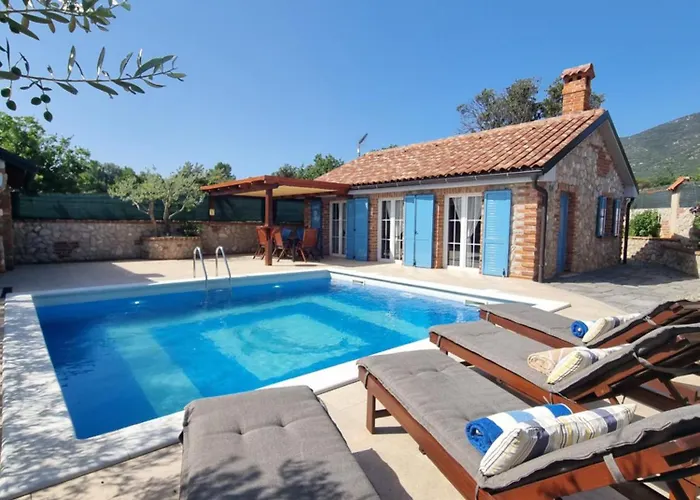 Vila S Bazenom Mavrinac