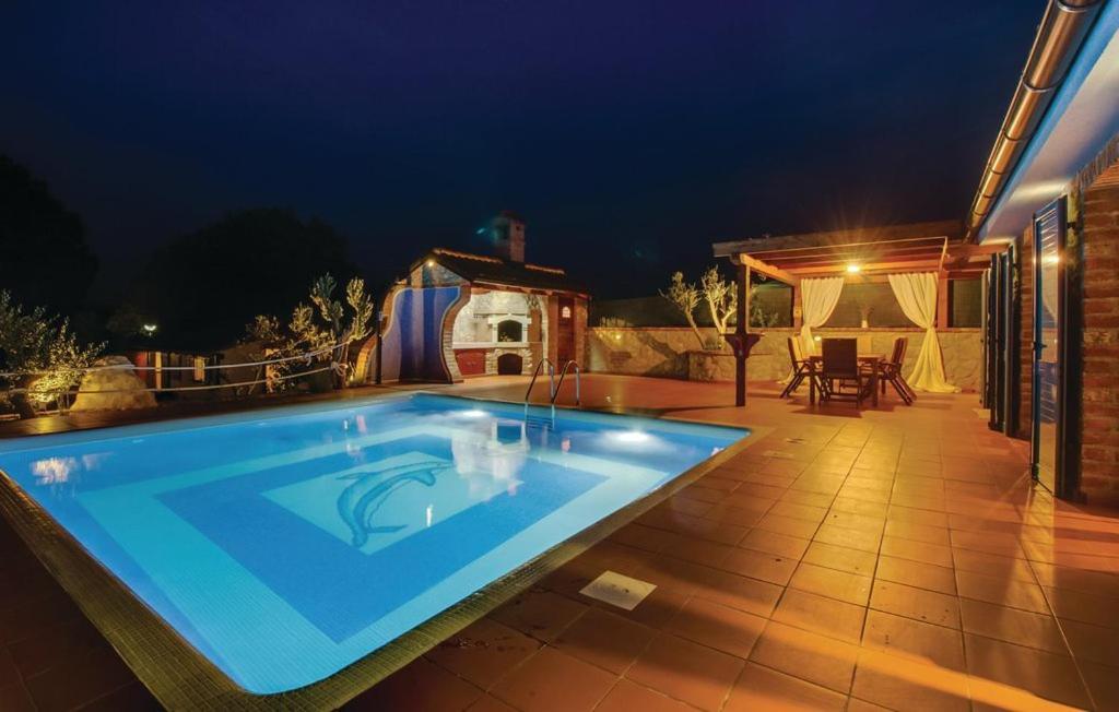 Vila S Bazenom Mavrinac